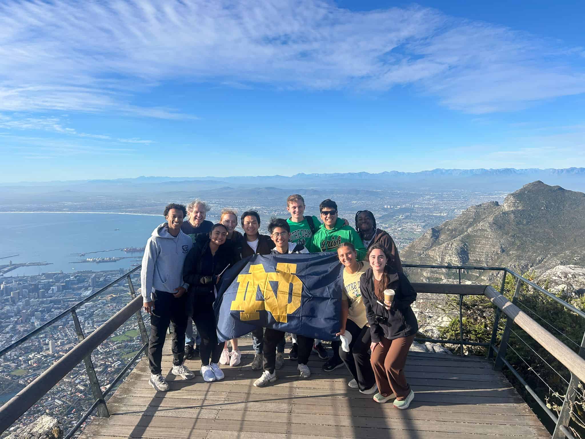 A Universidade de Notre Dame convida todos os alunos a participar de programas de estudos de verão no exterior