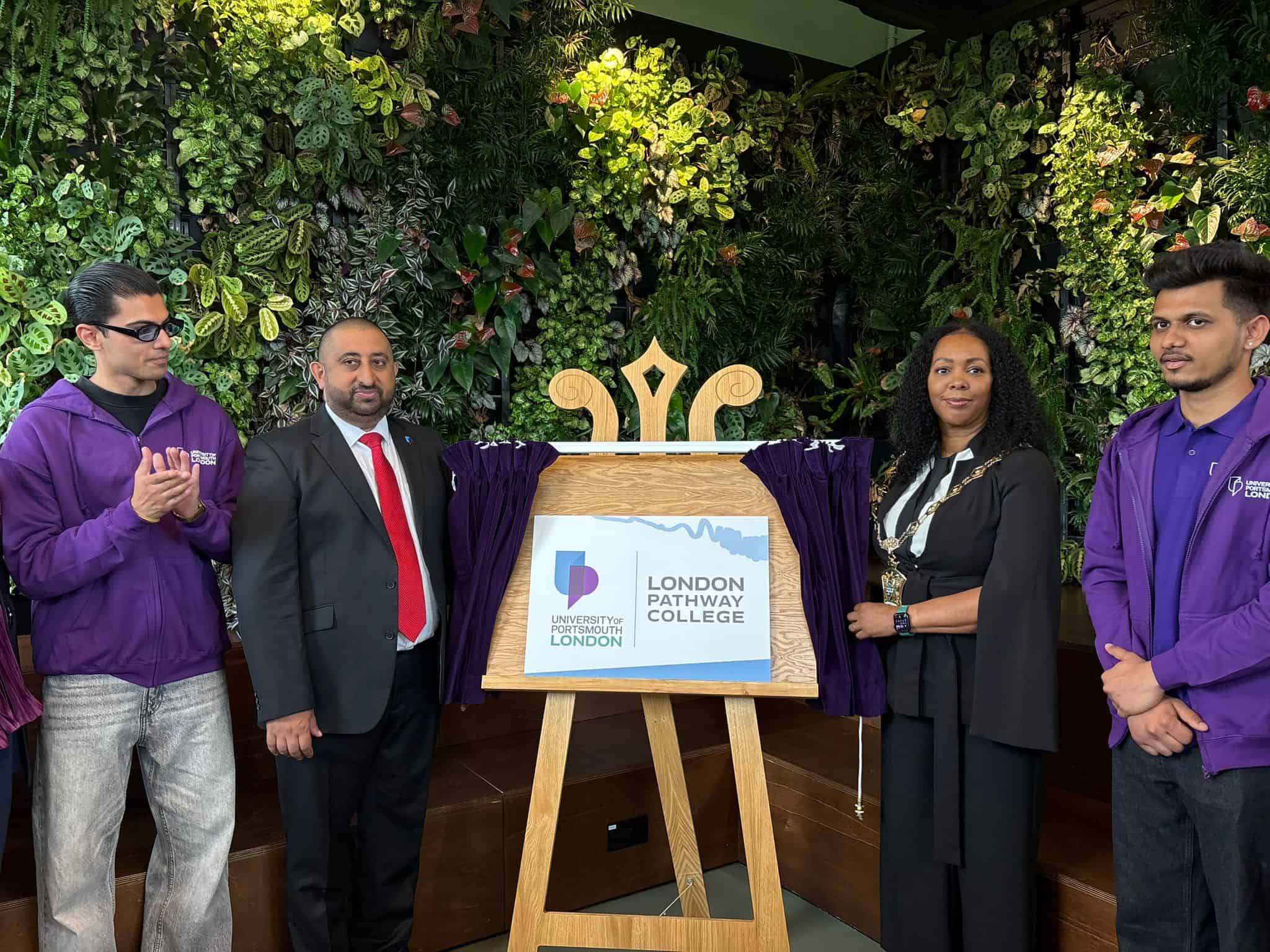 A Universidade de Portsmouth revela o London Pathway College