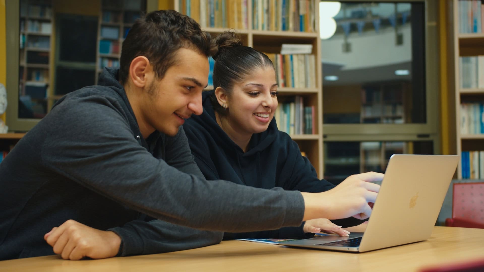 A aprendizagem híbrida entrega os estudantes internacionais de habilidades de poder precisam ter sucesso