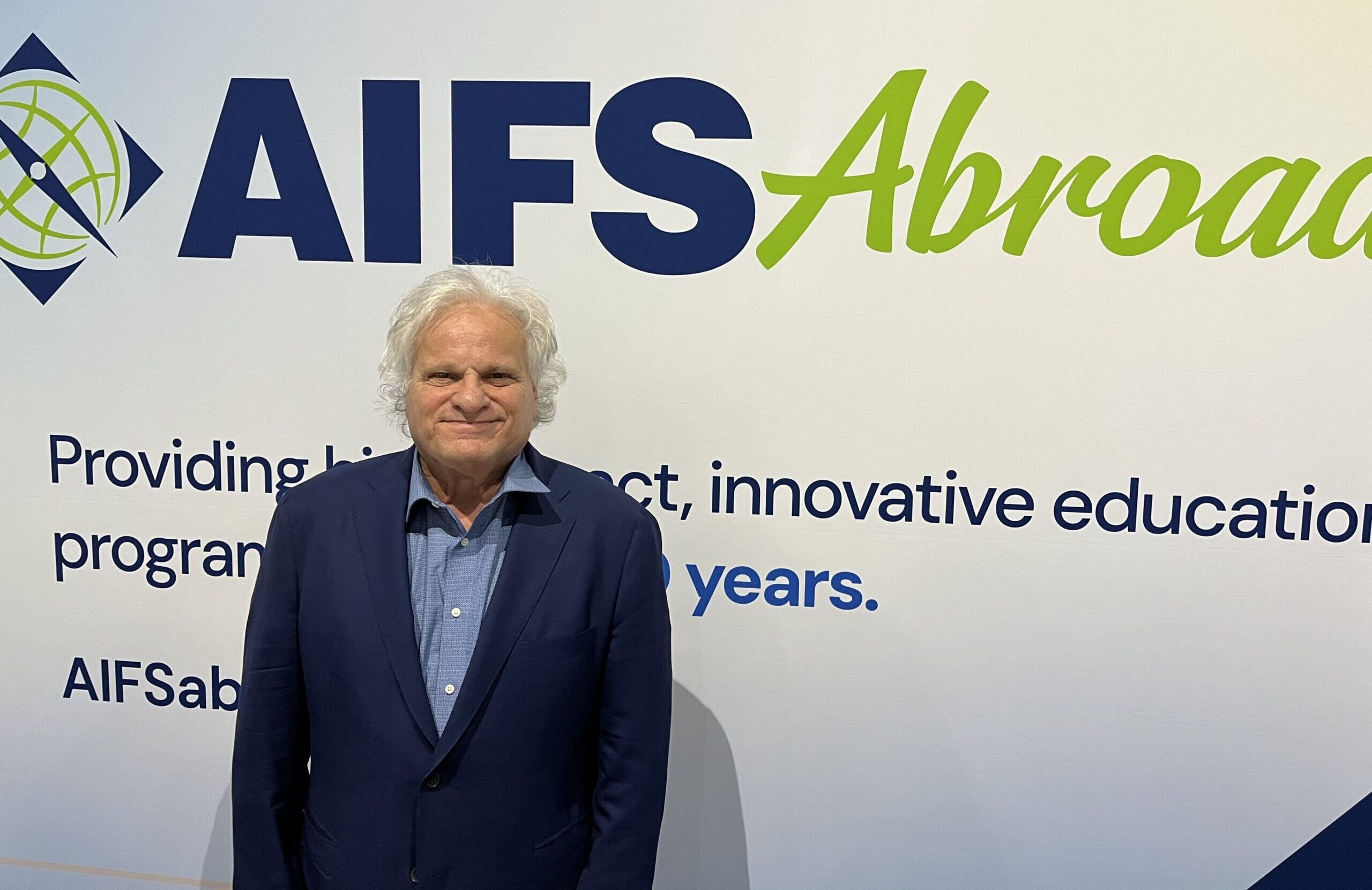 Bill Gertz comemora o 40º natalício com AIFs